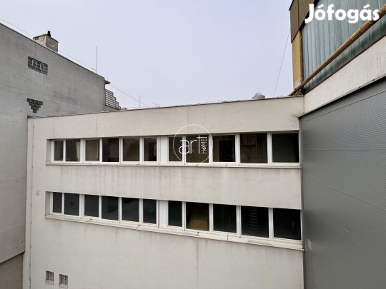 Kiadó Iroda, Szeged 2.880 Ft