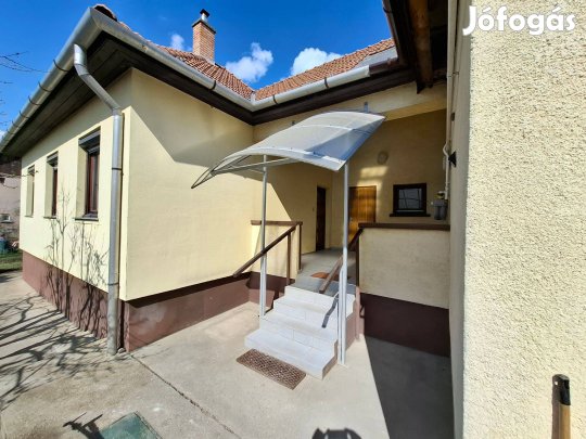 Kiadó Különbejáratu Házrész
