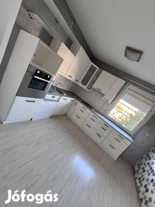 Kiadó Panorámás Lakás Eger, Belváros, Rózsa Károly utca