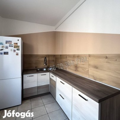 Kiadó Tatabánya Dózsakert kedvelt részén, 1. emeleti, 2 szobás, erkély