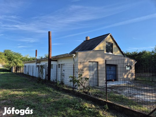 Kiadó Telephely Csarnok Épület