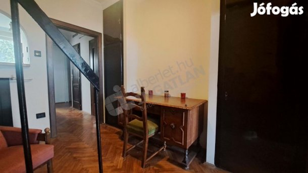 Kiadó Tóth Árpád sétányra néző  3+1 szobás lakás a várban