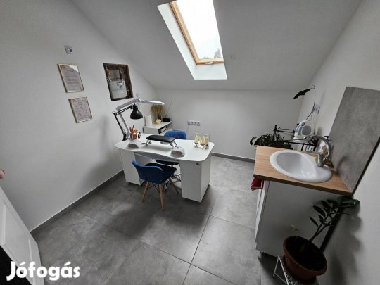 Kiadó Üzlethelyiség Tatán a Piactéren