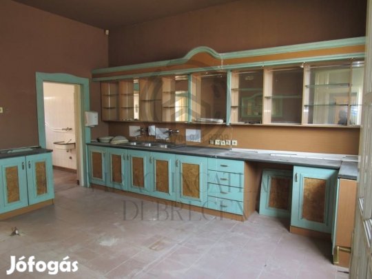 Kiadó Üzlethelyiség, Debrecen 350.000 Ft