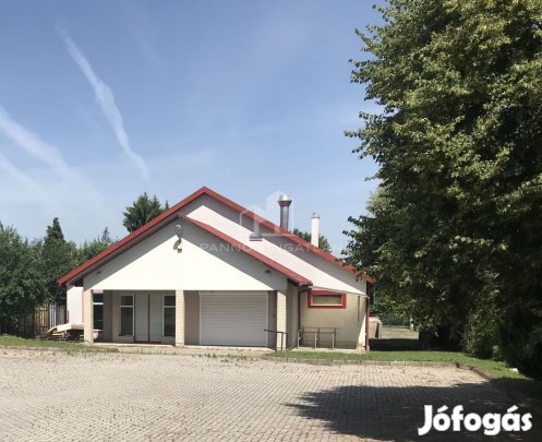 Kiadó Üzlethelyiség, Devecser 455.000 Ft