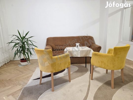 Kiadó a Harminckettesek terén egy felújított 3 szobás lakás