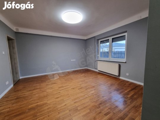 Kiadó a Zsolt utvában egy frissen felújított különálló lakás