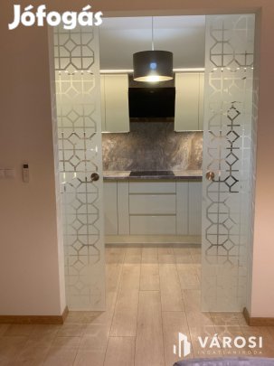 Kiadó a nagyerdő szívében, nem csak ház, egy okos élettér