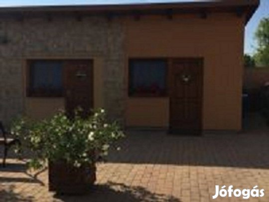 Kiadó apartman Polgárdiban(bérleti díj tartalmazza a rezsi összegét)