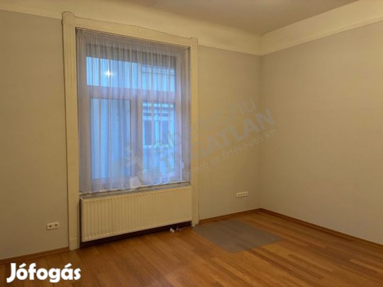Kiadó azonnal költözhető, napfényes 2 szobás lakás a Dohány utcában