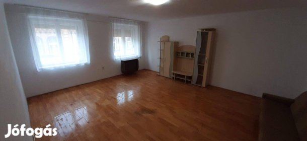 Kiadó belvárosi lakás a Király utcában