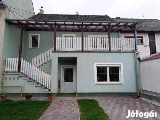 Kiadó családi ház Vácdeákváron, kiváló lokációban