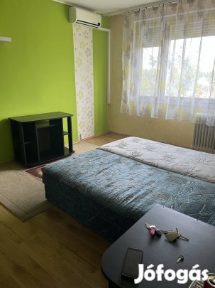 Kiadó egy klímás lakás a Május 1 téren!