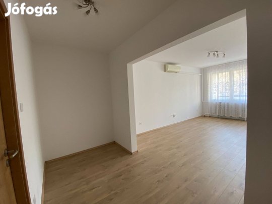 Kiadó felújított lakás Székesfehérváron, József A. utcában