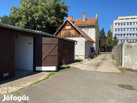 Kiadó garázs, Békéscsaba Békéscsaba-Belváros, Bartók Béla út 682_koimp