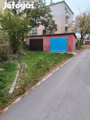 Kiadó garázs a Ledinán