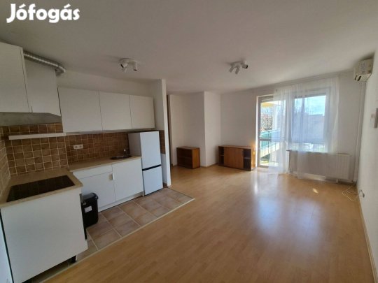 Kiadó garzon XVI kerület Malomdombon