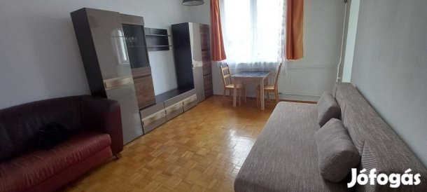Kiadó garzon lakás a József A ltp.-en