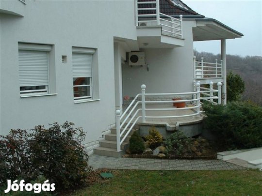 Kiadó ház, Budapest, 12. kerület  Széchenyi-hegy, Fodor lejtő 173_peen