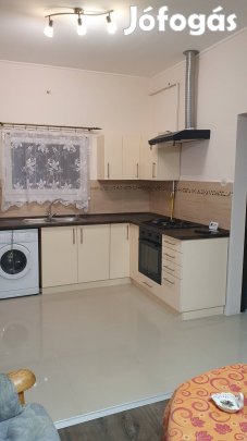 Kiadó ház a belváros közelében.