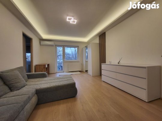 Kiadó igényesen berendezett, 1. emeleti belvárosi téglalakás