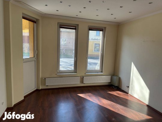 Kiadó iroda Nyíregháza belvárosába