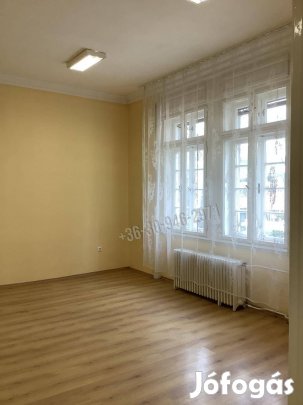 Kiadó iroda, Békéscsaba Békéscsaba-Belváros, 2000 Ft, 15 nm 289_ph