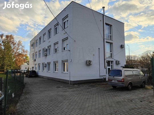 Kiadó irodahelyiség Pécsen, a Tüzér utcában