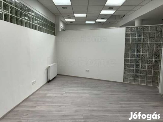 Kiadó irodahelyiség irodaházban III. kerület