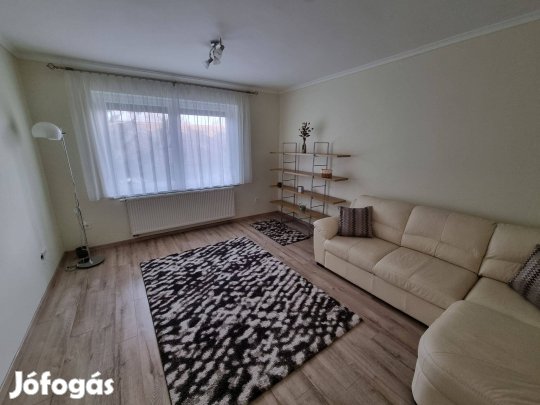 Kiadó kétszobás földszinti lakás, Szekszárd, Ybl lakótelep