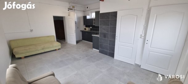 Kiadó kis épület az Ipari Parkban!