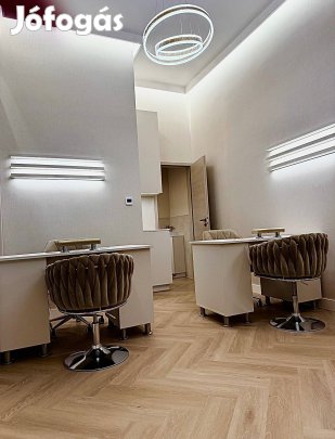 Kiadó körmös asztal