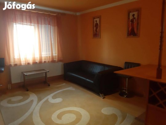 Kiadó lakás Cegléden