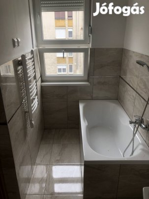 Kiadó lakás Komárom Csillag ltp.