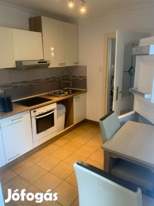 Kiadó lakás a Máriaremetei úton!