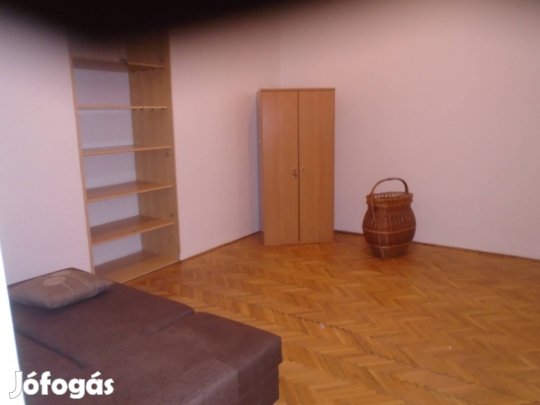 Kiadó lakás a belváros szívében