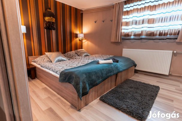 Kiadó lakrész 6-8 fő részére Sopronban