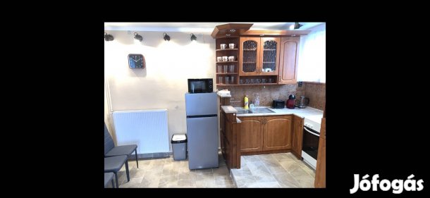 Kiado nagy lakás terasszal a Mecsekoldalon!