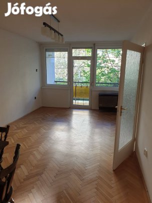 Kiadó napfényes, erkélyes lakás a XII. kerület zöld, csendes részén