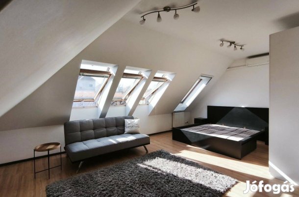 Kiadó napfényes, otthonos lakás Szolnokon