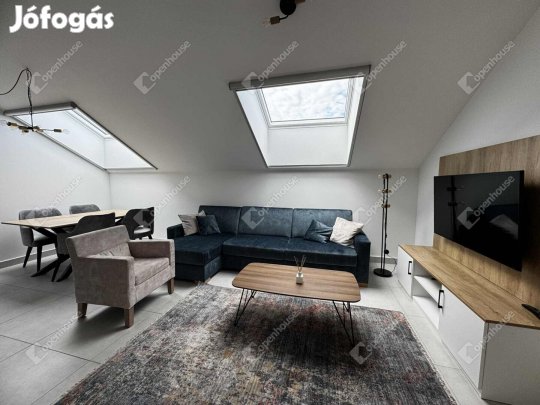 Kiadó nívós nagypolgári stílusú lakások.