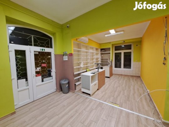 Kiadó tágas üzlethelyiség - Szeptember 6. tér