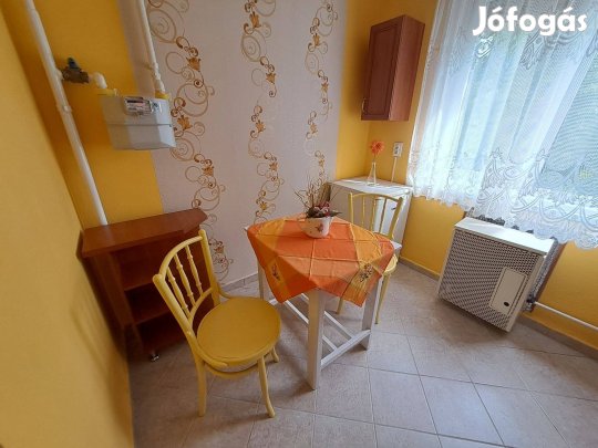 Kiadó tégla lákás Jászberényben