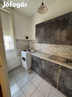 Kiadó téglalakás, Tatabánya