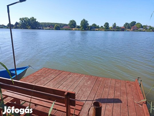 Kiadó vízparti horgász szállás Ráckevei duna RSD / stéggel , csónak