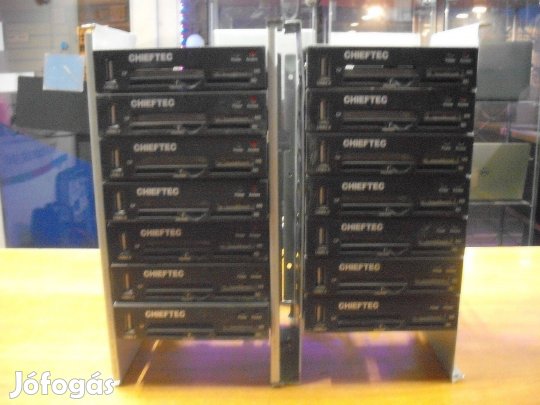 Kiárusítás!!! Belső USB-s Chieftec 12 in 1 kártyaolvasó!