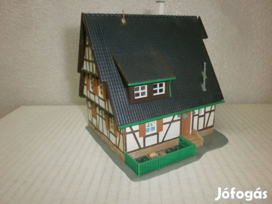 Kibri .családi emeletes ház - 1:87 - ( C-37)