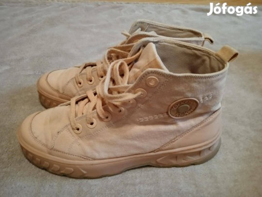 Kickers magasszárú utcai cipő 39-es méretben eladó!