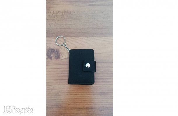 Kicsi fekete kulcstartó