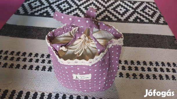 Kicsi pöttyös lila táska / ételhordó / uzsonnástáska